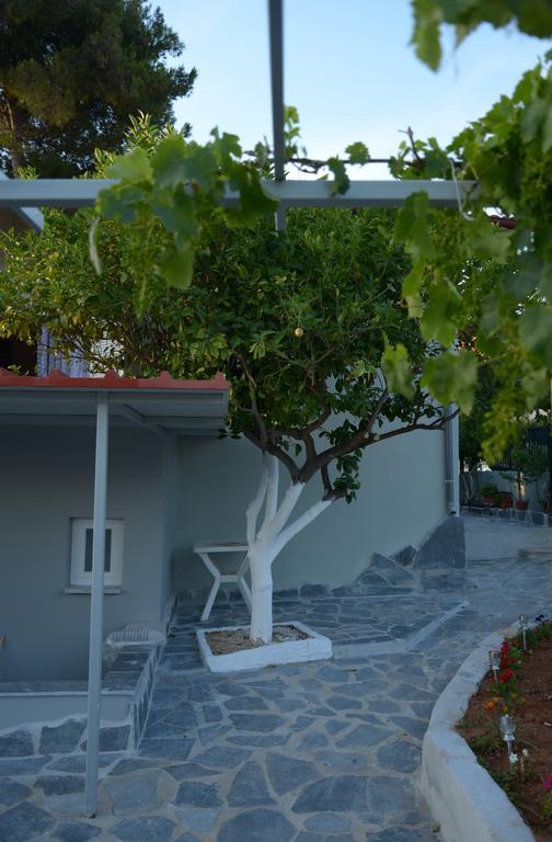 Villa Kristina - Artemida Екстериор снимка