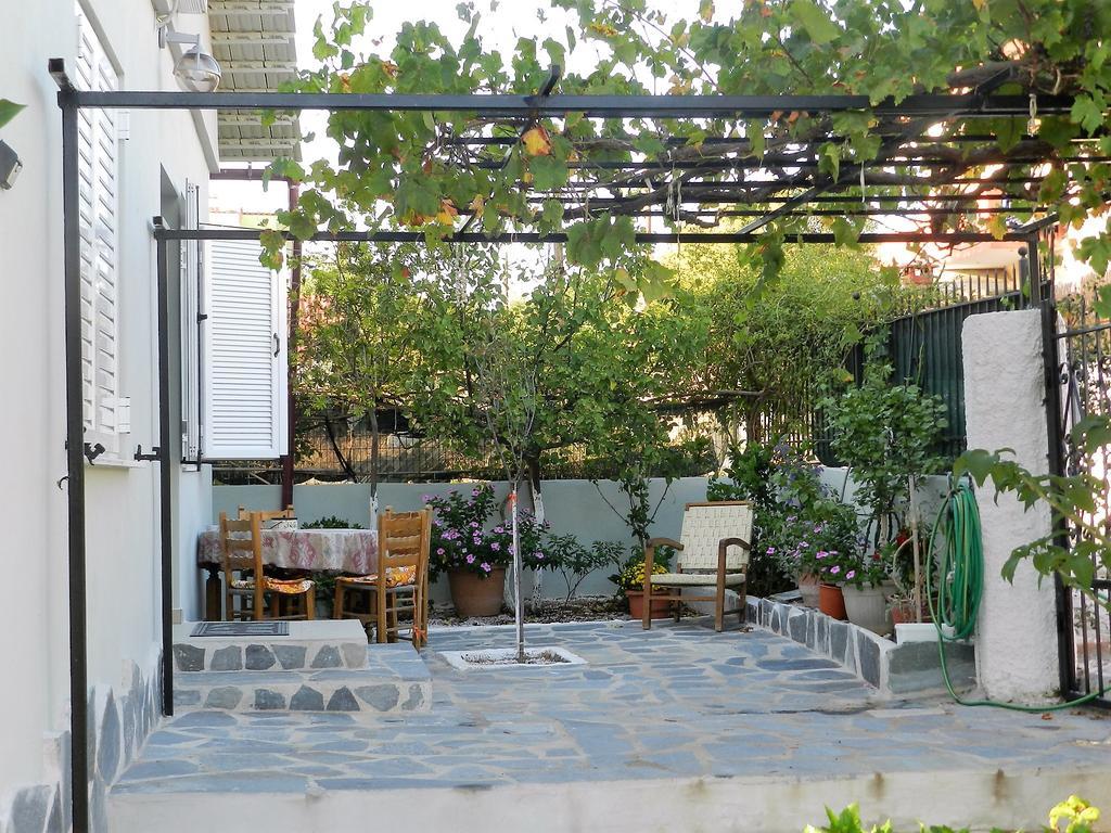 Villa Kristina - Artemida Екстериор снимка